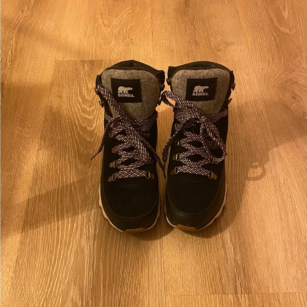 Sorel Waterproof Hiking Boots Size 8